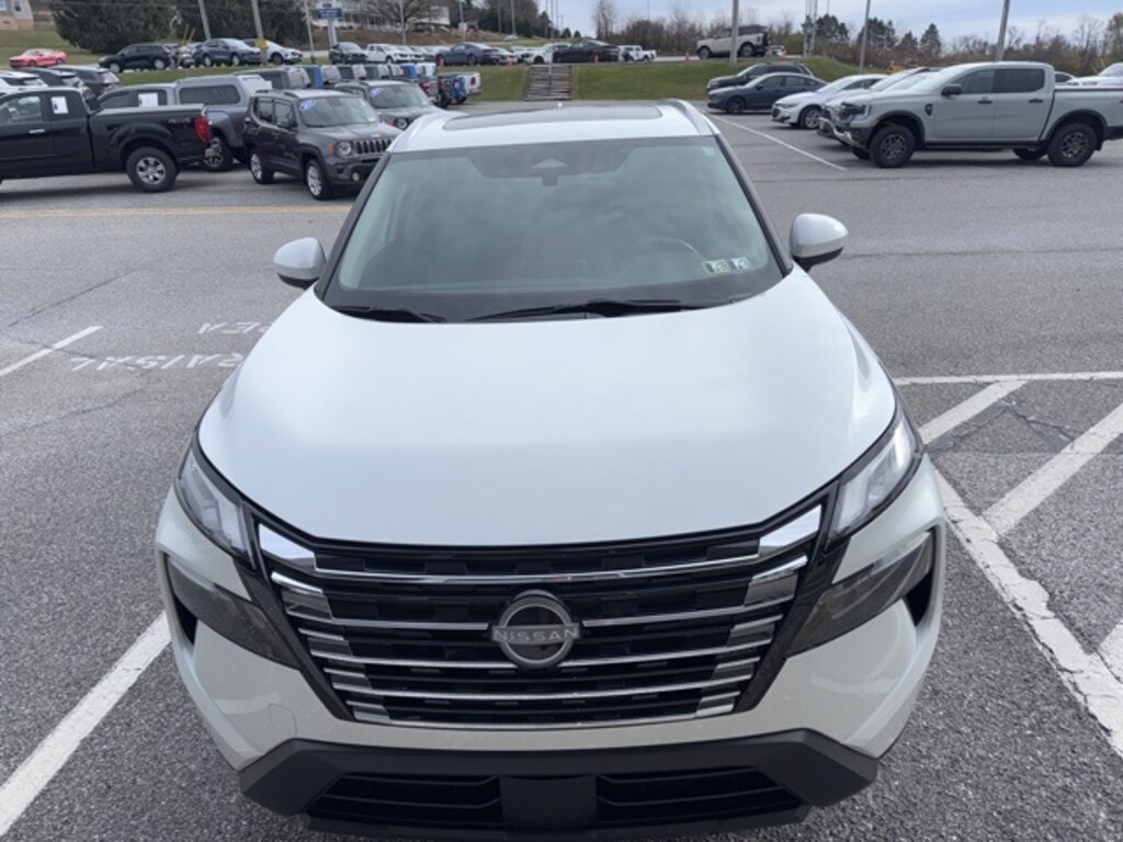 Used 2024 Nissan Rogue SV SUV