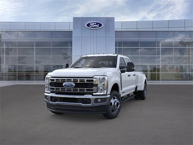 2026 Ford F-350 XLT photo 2