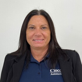 Staff member Brenda Gallagher from ID_626e05