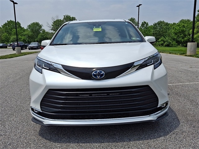 Used 2022 Toyota Sienna XLE with VIN 5TDYSKFC1NS058469 for sale in Hanover, PA