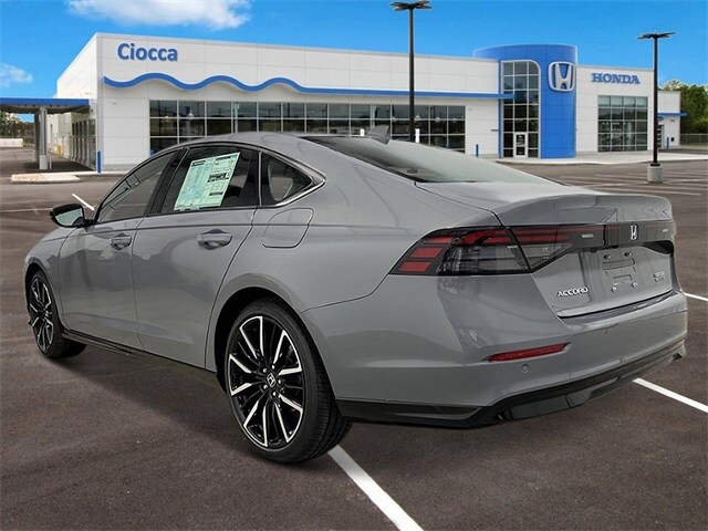 2025 Honda Accord Hybrid Touring photo 3