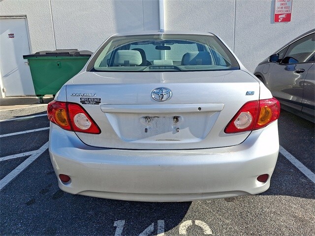 2010 Toyota Corolla LE photo 3