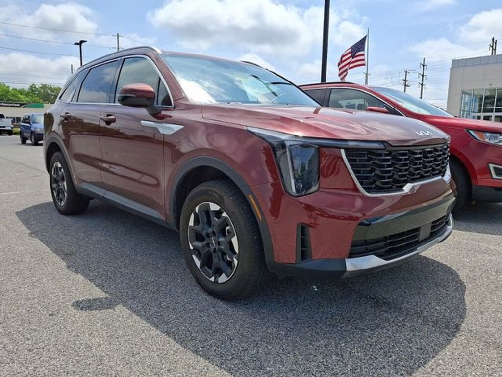 Used 2025 Kia Sorento S SUV