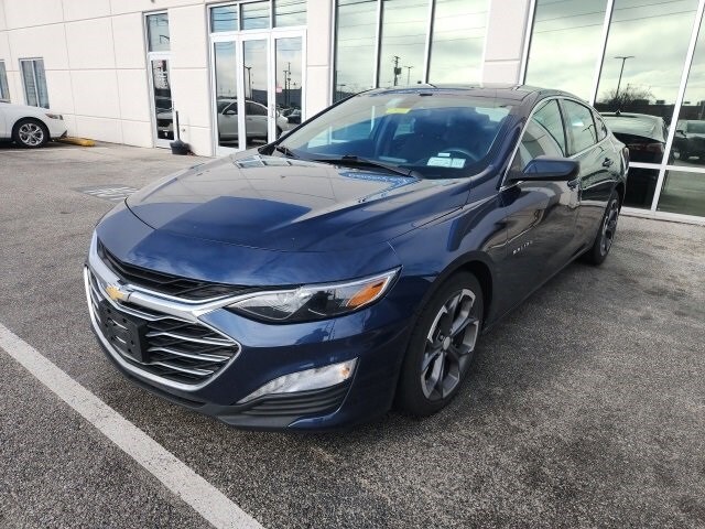 2022 Chevrolet Malibu 1LT photo 2