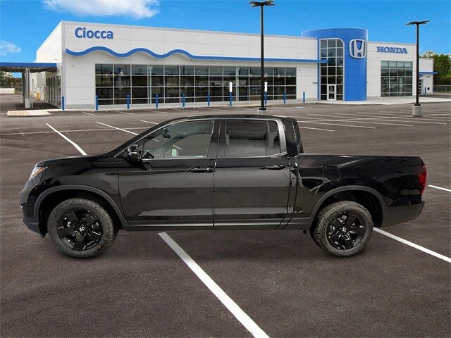 2025 Honda Ridgeline Black Edition photo 2