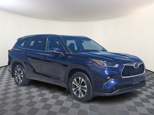 2021 Toyota Highlander XLE SUV