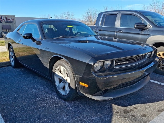 2014 Dodge Challenger SXT's photo
