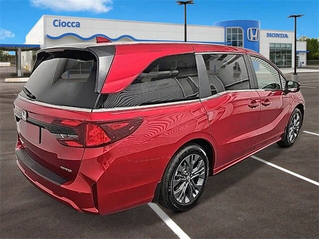 2026 Honda Odyssey Touring photo 3