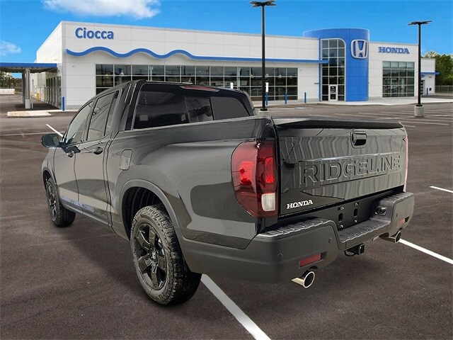 2025 Honda Ridgeline Black Edition photo 3