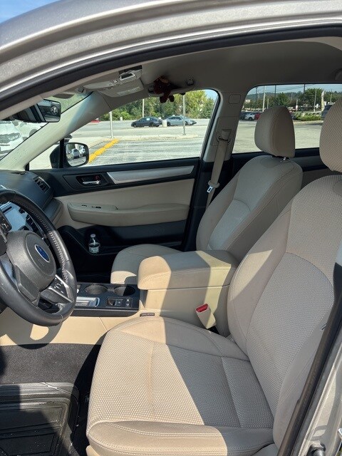 2018 Subaru Outback 2.5i Premium photo 3