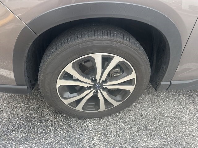 2023 Subaru Forester Limited photo 4