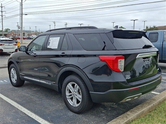 2023 Ford Explorer XLT photo 3