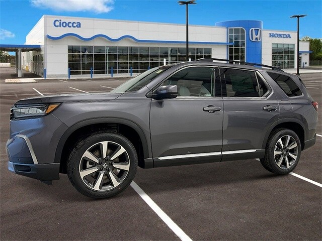 2025 Honda Pilot Touring photo 2