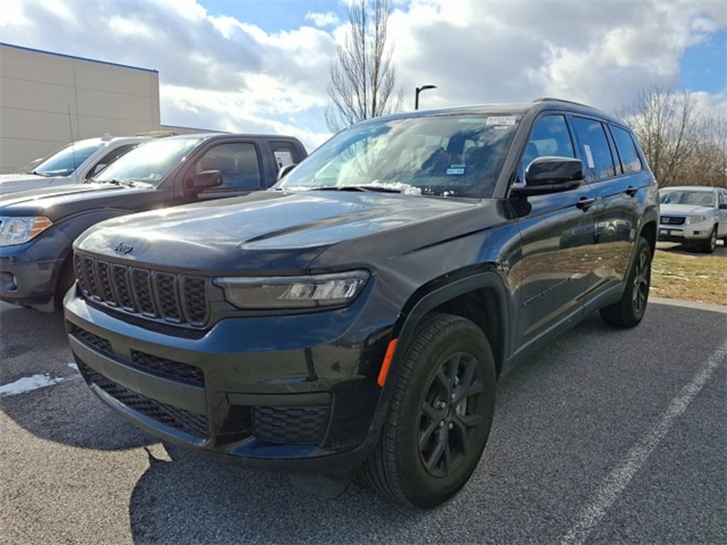 Used 2024 Jeep Grand Cherokee L Laredo SUV