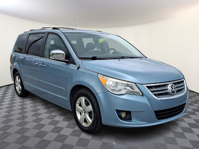 Used 2009 Volkswagen Routan SEL with VIN 2V8HW64X59R550586 for sale in Hanover, PA