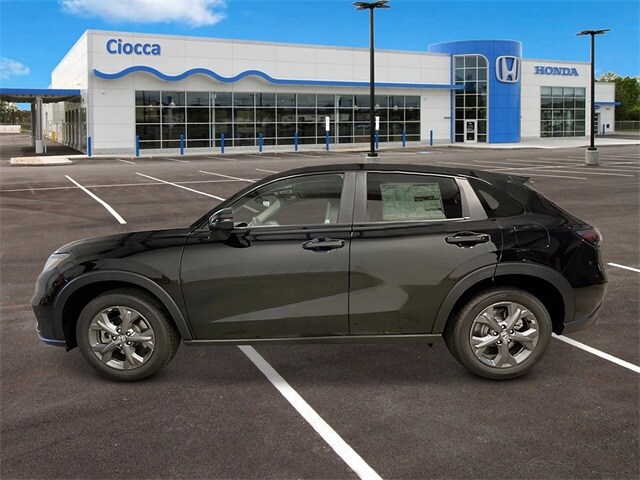 2026 Honda HR-V LX photo 2