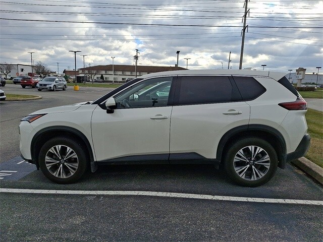 2021 Nissan Rogue SV photo 4