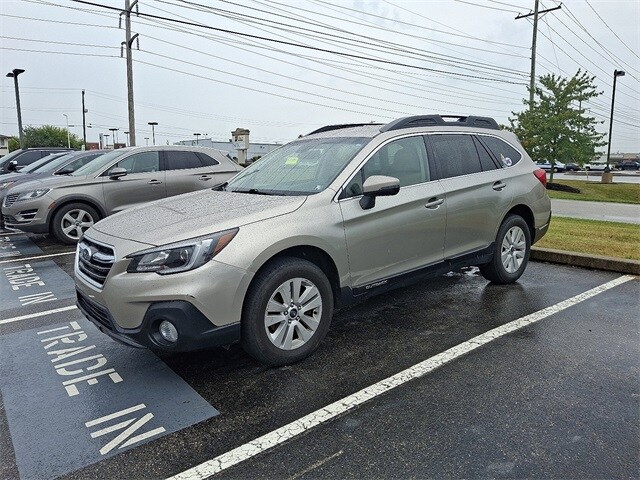 2018 Subaru Outback 2.5i Premium photo 3