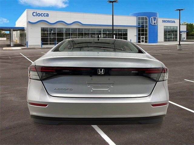 2025 Honda Accord SE photo 3