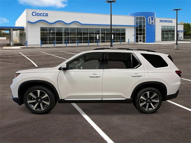 2025 Honda Pilot Touring photo 2