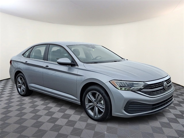 2024 Volkswagen Jetta SE's photo