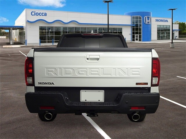 2025 Honda Ridgeline TrailSport photo 3