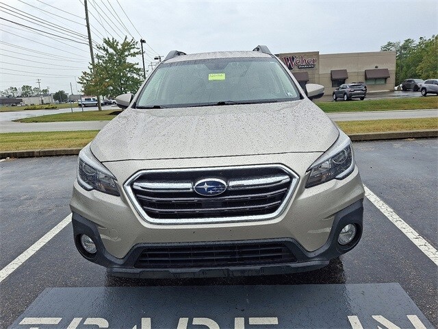 2018 Subaru Outback 2.5i Premium photo 2
