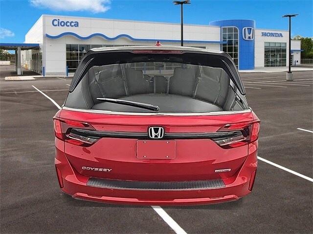 2026 Honda Odyssey Touring photo 2