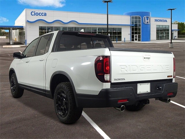 2025 Honda Ridgeline TrailSport photo 2