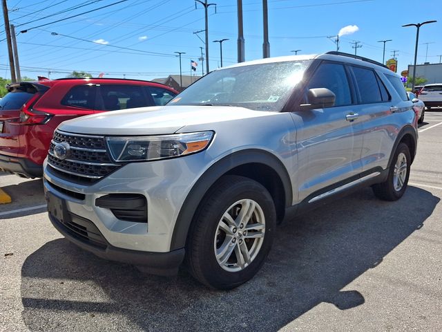 2023 Ford Explorer XLT 4WD's photo