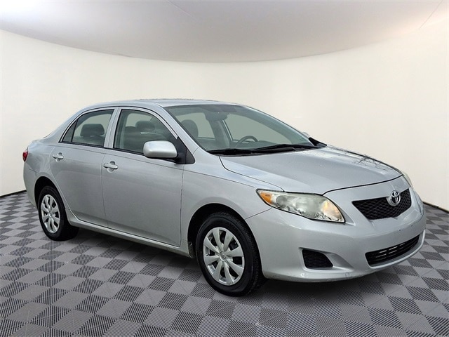 2010 Toyota Corolla LE's photo