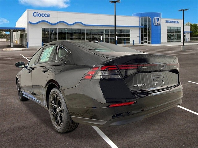 2025 Honda Accord SE photo 2