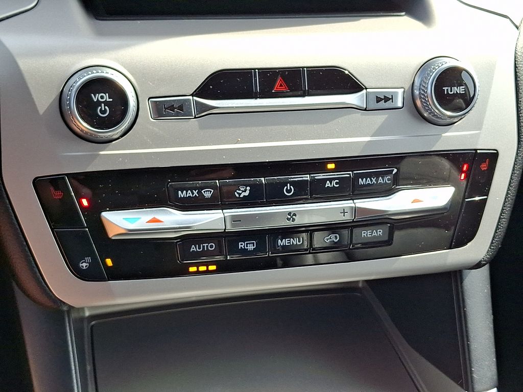 2023 Ford Explorer XLT - Photo 17