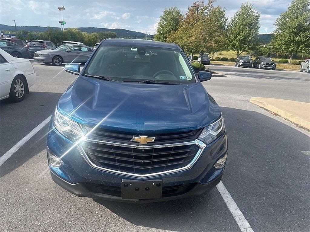 2020 Chevrolet Equinox LT photo 2