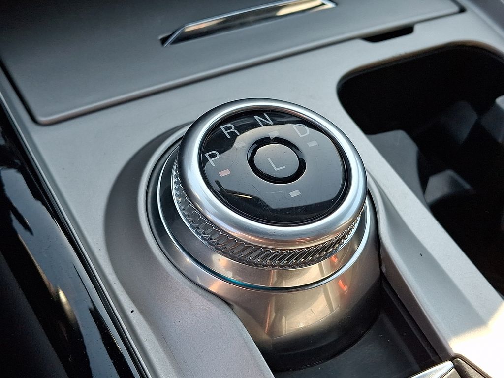 2023 Ford Explorer ST-LINE - Photo 17