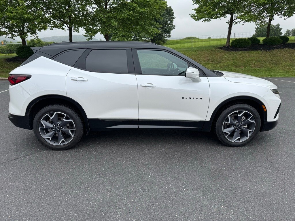 2022 Chevrolet Blazer RS photo 2