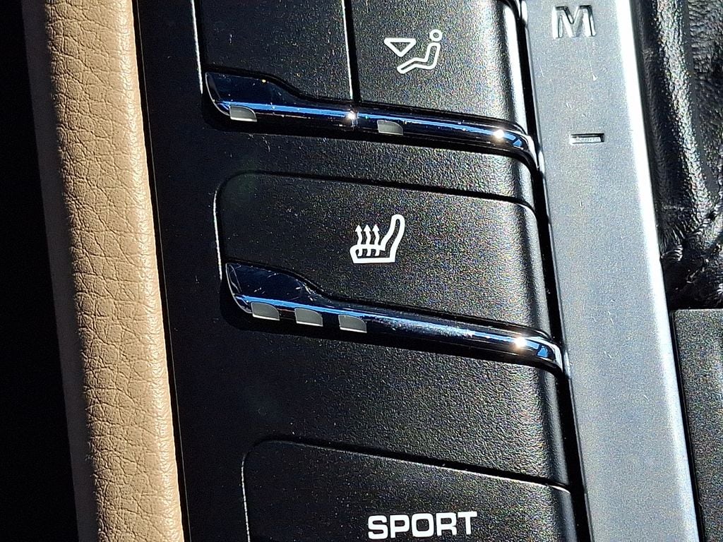2021 Porsche Macan S - Photo 36