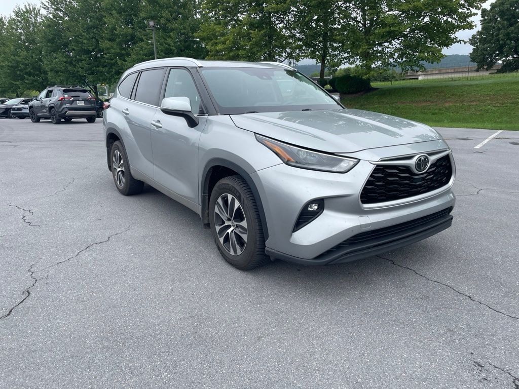 Used 2021 Toyota Highlander XLE SUV