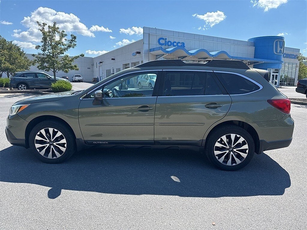 2017 Subaru Outback 2.5i Limited photo 4