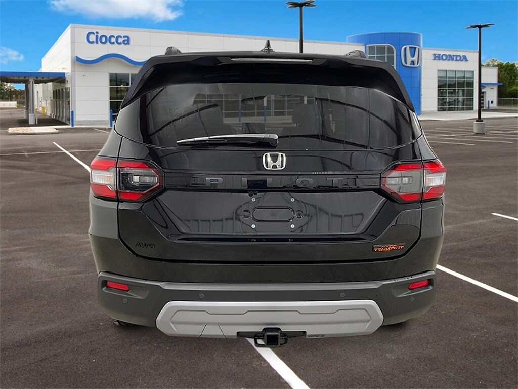 2025 Honda Pilot TrailSport photo 3