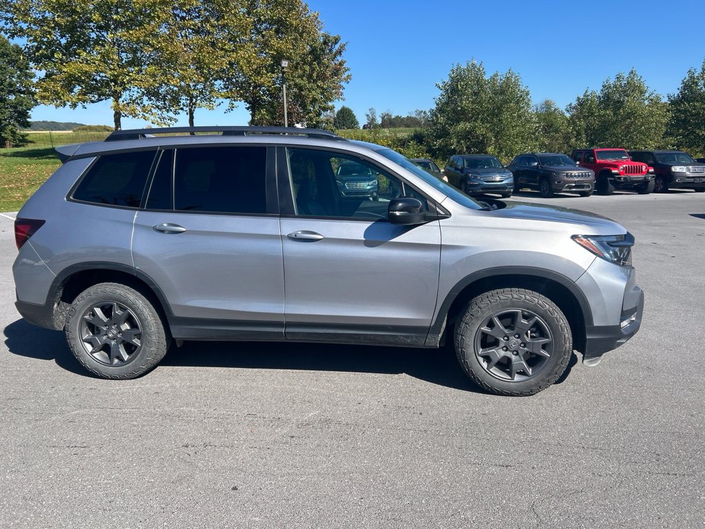 Used 2024 Honda Passport TrailSport SUV