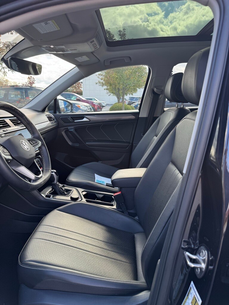 2022 Volkswagen Tiguan SE photo 2