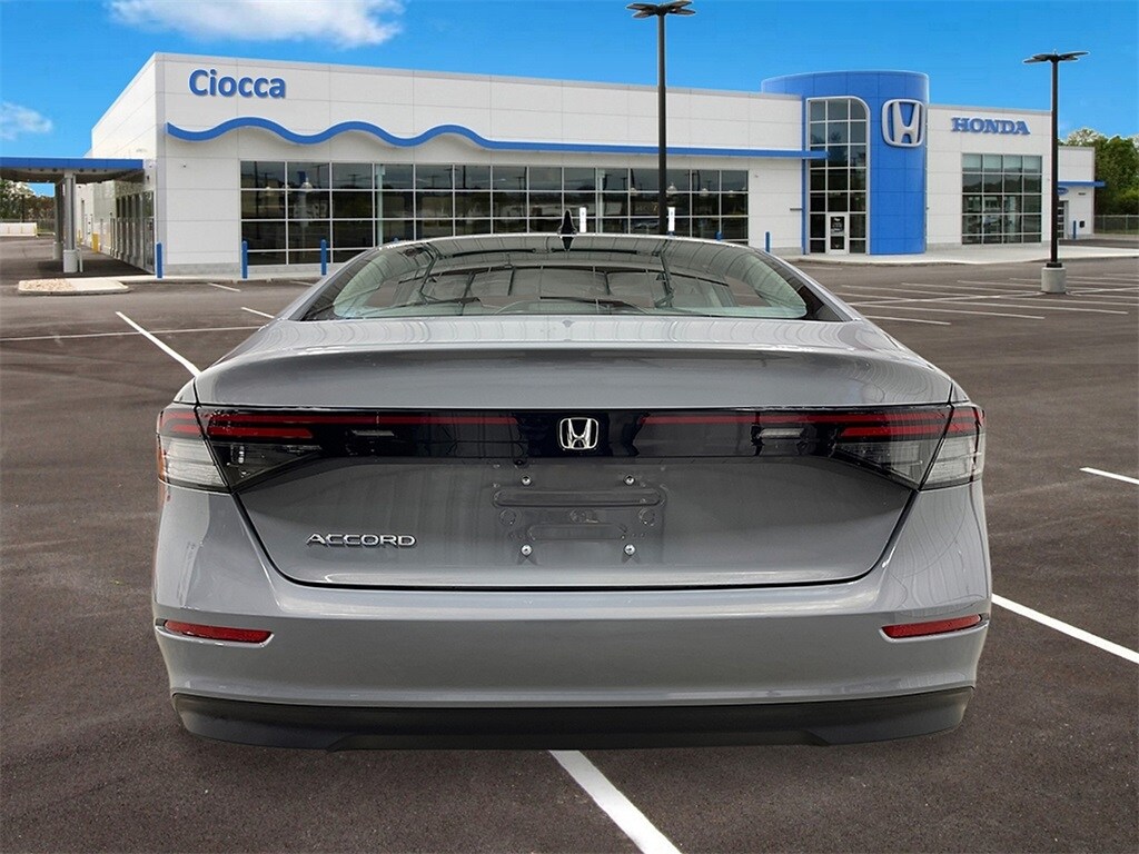 2025 Honda Accord SE photo 4