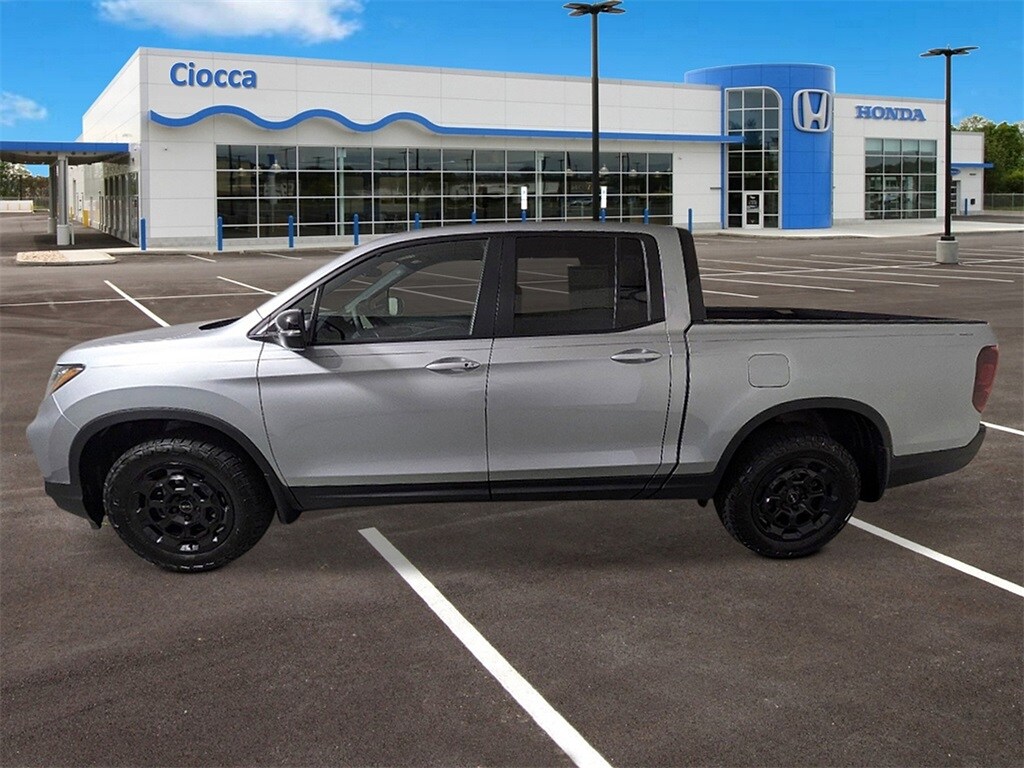 2025 Honda Ridgeline TrailSport photo 2