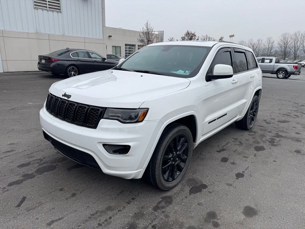 2020 Jeep Grand Cherokee Altitude photo 2