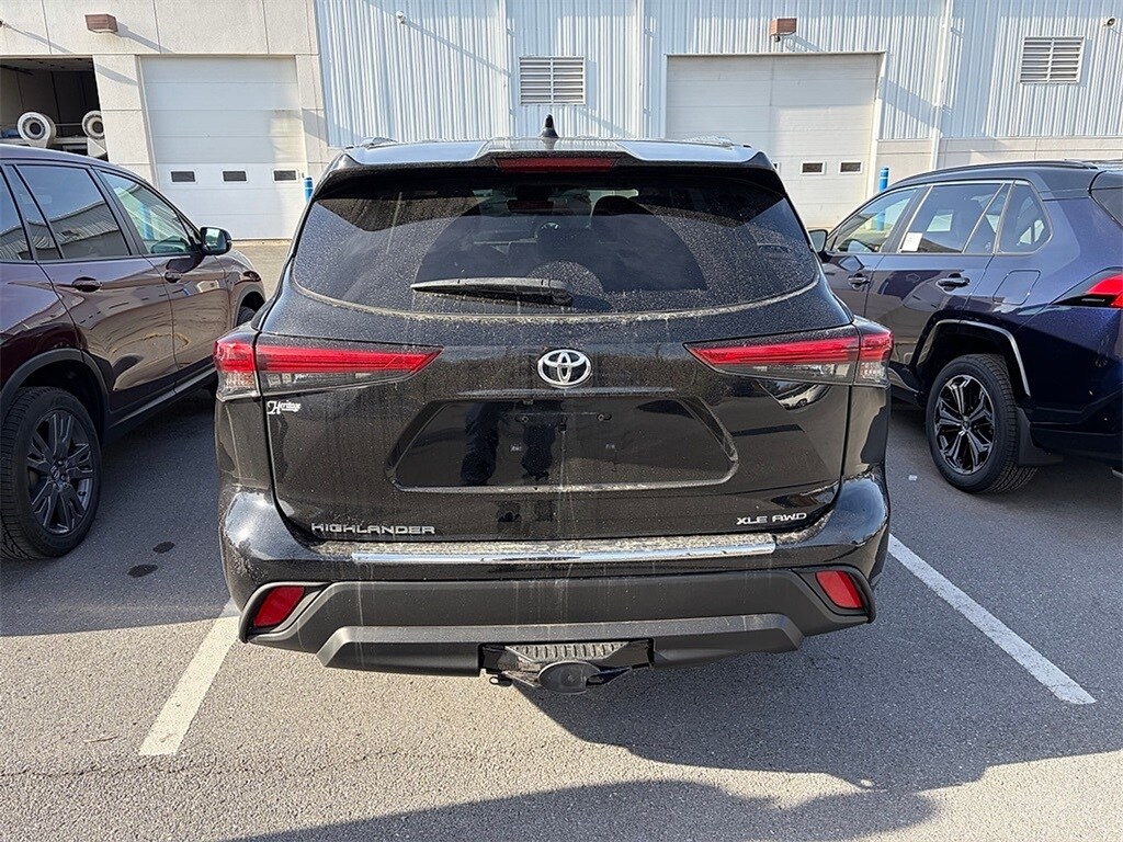 2020 Toyota Highlander XLE photo 3
