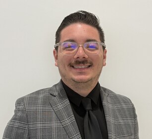 Staff member Nicholas Johnson from ID_559e159b7447