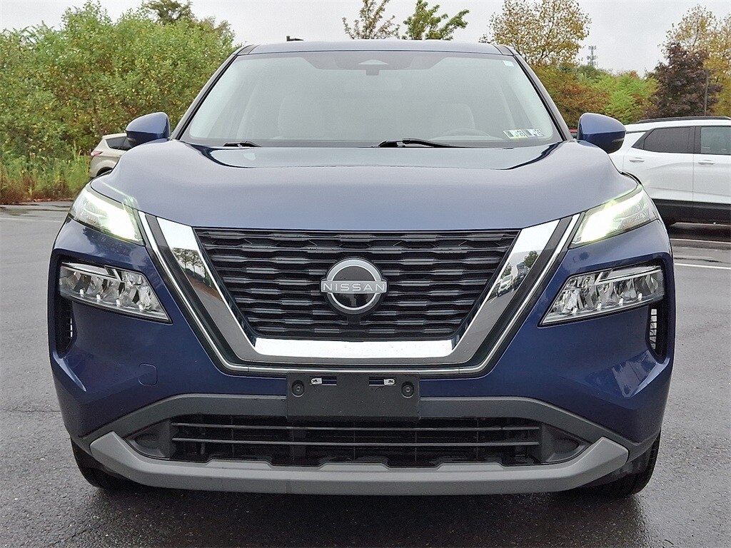2023 Nissan Rogue SV photo 3