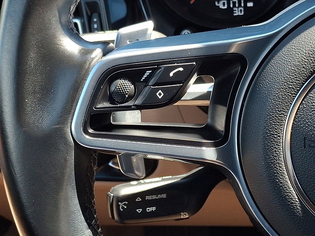 2021 Porsche Macan S - Photo 34