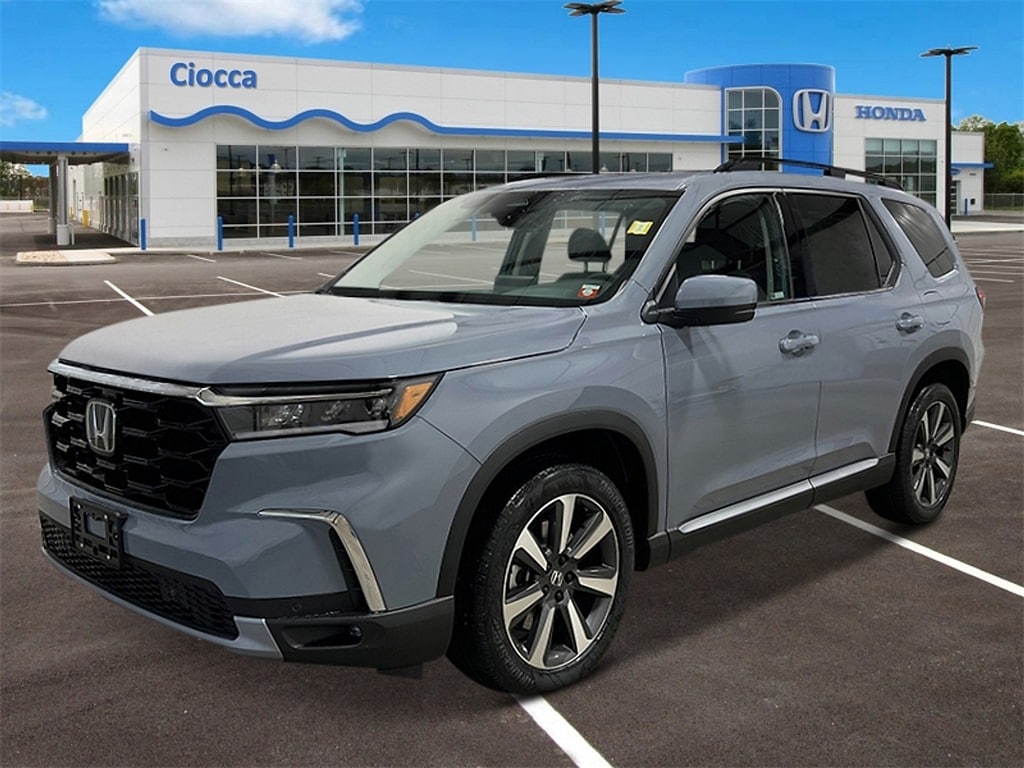 2025 Honda Pilot Touring's photo